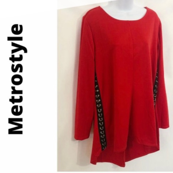 NWT Metrostyle Women's Knit Red Black Trim Asymmetric Tunic Top Size Medium - Picture 1 of 10